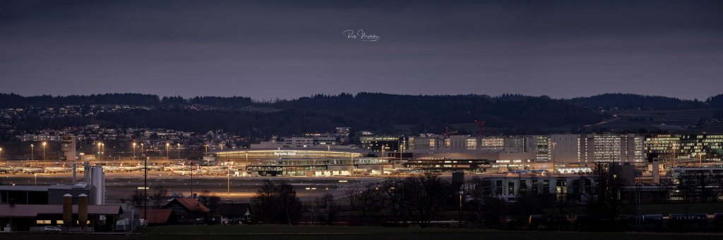 image-11615684-Panorama_Bild_Zuerich_Flughafen_Kloten_zuerichfoto.ch_Foto_Nacht_fabig_-web-c20ad.w640.jpg